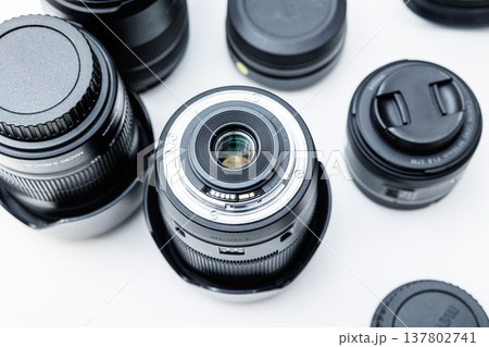 一眼レフカメラレンズのイメージ画像　撮影のイメージ画像 137802741