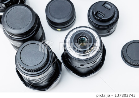 一眼レフカメラレンズのイメージ画像　撮影のイメージ画像 137802743