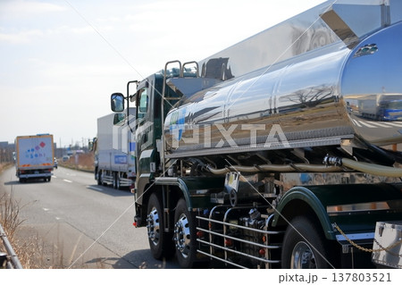 タンクローリー　イメージ 137803521