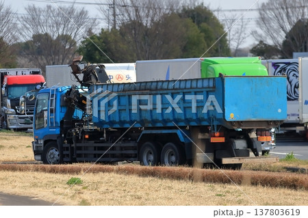 スクラップ運搬車 イメージ スクラップ運搬車 イメージ 137803619