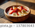 いちごとバナナヨーグルトはちみつがけ 137803643