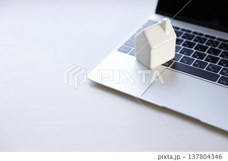 住宅ローン金利イメージ 137804346