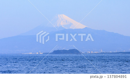 伊豆半島西伊豆沼津市西浦の冬 137804891