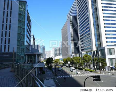 みなとみらいの都市風景 137805069