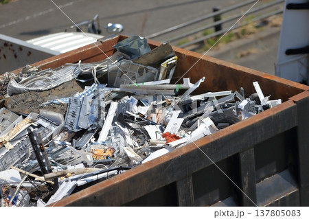 スクラップ運搬車 イメージ スクラップ運搬車 イメージ 137805083