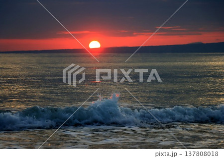 美保湾の日の出 美保湾の日の出 137808018