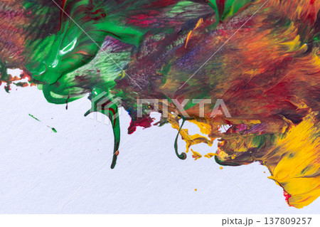 カラフルな色の背景 137809257