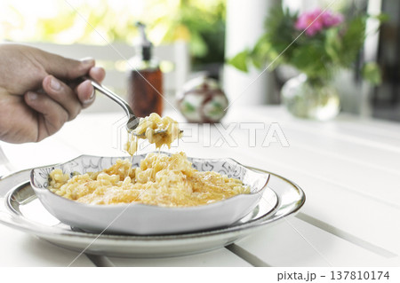 mac and cheese classic australian food on white table in australia restaurant mac and cheese classic australian food on white table in australia restaurant 137810174