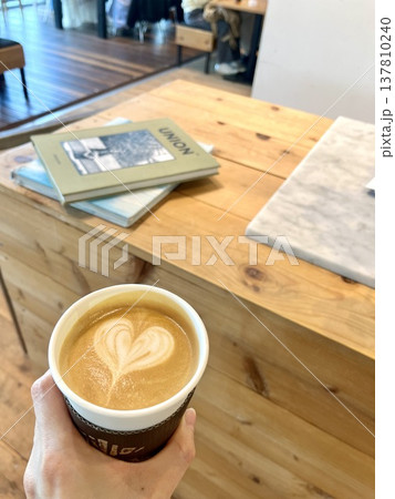 ラテアートとカフェスペース ラテアートとカフェスペース 137810240
