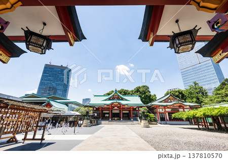 Building view of the Hie Jinja, a Shinto shrine in Chiyoda, Tokyo, Japan. The main god of the shrine is Oyamakui no Kami. Building view of the Hie Jinja, a Shinto shrine in Chiyoda, Tokyo, Japan. The main god of the shrine is Oyamakui no Kami. 137810570