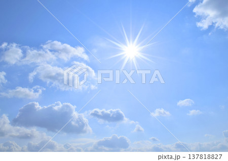 青空と太陽 直射日光 青空と太陽 直射日光 137818827