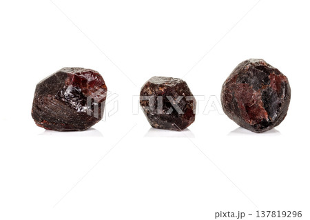 macro mineral stone  Garnet, on a white background 137819296