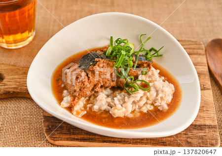 鯖味噌のオートミールご飯 137820647
