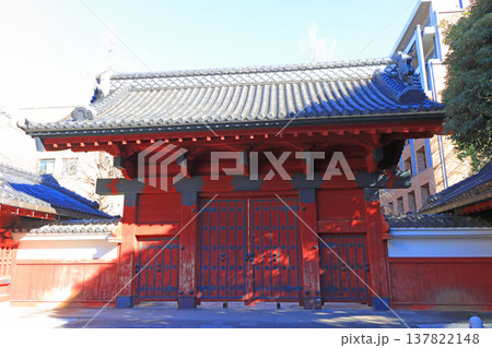 東京都文教区、東京大学赤門の風景 137822148