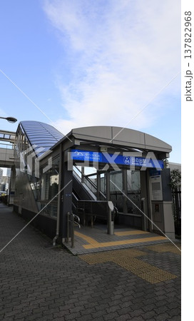 ゆりかもめ日の出駅の1A出口、エスカレーターが設置 137822968