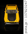 イエローのミニカー  137823247