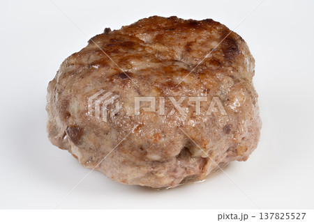 Closeup of savory roasted meat with glistening juices and crispy crust. Highresolution image showcasing cooked meat cutlet with moist texture and rich flavor profile 137825527