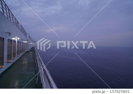 デッキからの風景 137825601