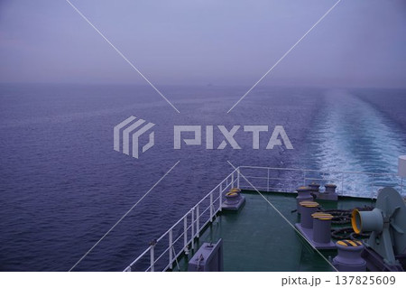 デッキからの風景 137825609