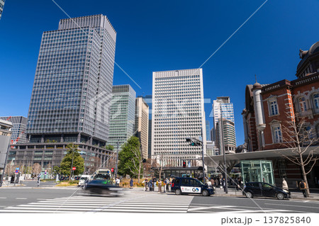 《東京都》東京駅・丸の内ビジネス街 《東京都》東京駅・丸の内ビジネス街 137825840