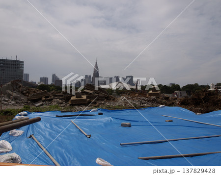 国立競技場跡地の解体工事現場を記録した風景 国立競技場跡地の解体工事現場を記録した風景 137829428