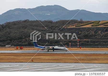 冬雲が流れる2月の長崎空港 冬雲が流れる2月の長崎空港 137830537