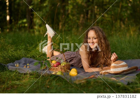 Cheerful girl with basket, Joyful lady with hat and fruit Cheerful girl with basket, Joyful lady with hat and fruit 137831182