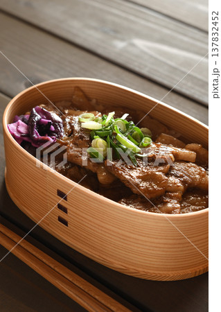 豚丼弁当 豚丼弁当 137832452