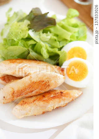 鶏肉 鶏肉 137833026