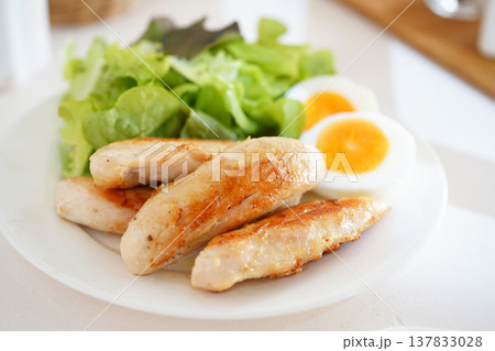 鶏肉 鶏肉 137833028