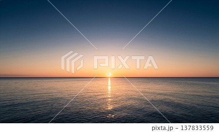 海に沈む夕日 137833559