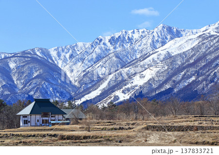 白馬村 早春の北アルプス 白馬村 早春の北アルプス 137833721