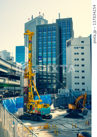 再開発中の池袋 重機とビルと首都高速 2026.02 c-3 暖色寒色強調 再開発中の池袋 重機とビルと首都高速 2026.02 c-3 暖色寒色強調 137834254