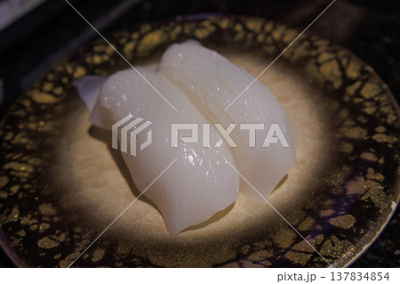 新鮮でクオリティの高い富山県の回転ずし 新鮮でクオリティの高い富山県の回転ずし 137834854