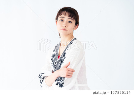 若い女性のポートレート 若い女性のポートレート 137836114