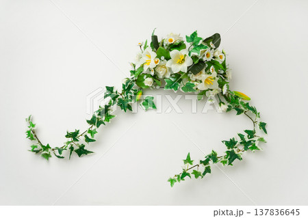 造花の飾り 137836645