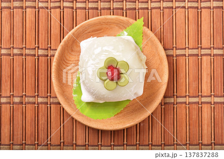 Japanese green tea mochi 137837288