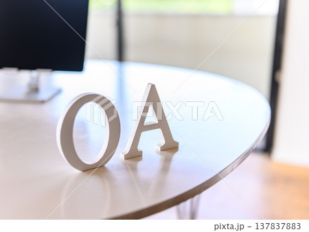 机上のOA文字 机上のOA文字 137837883