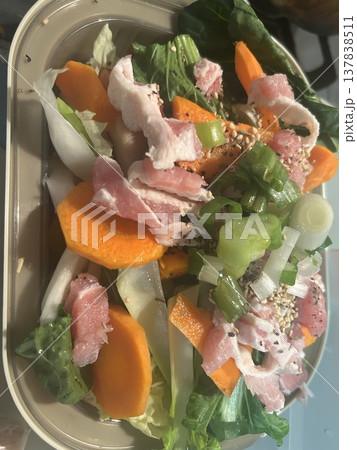 肉野菜 137838511