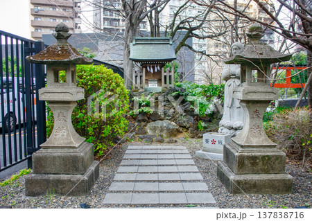 東京都　新宿区　成子天神社　浅間神社 137838716