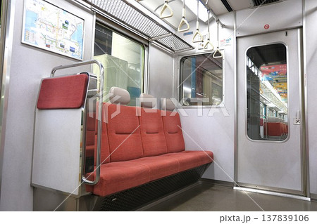 【近鉄】5800系の車内〜車端部〜(大阪線) 【近鉄】5800系の車内〜車端部〜(大阪線) 137839106