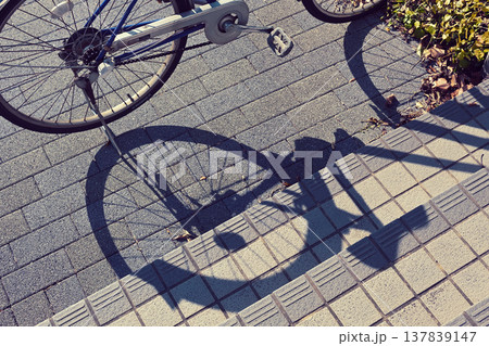 自転車の影 自転車の影 137839147