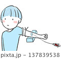 血液検査で採血をされる男性 137839538