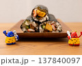 節分の恵方巻きと赤鬼と青鬼の置物 137840097