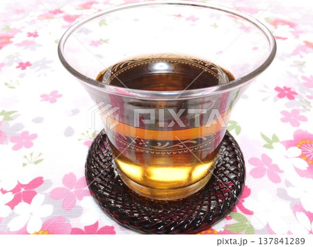 美味しい冷たい飲み物 麦茶 冷茶 美味しい冷たい飲み物 麦茶 冷茶 137841289