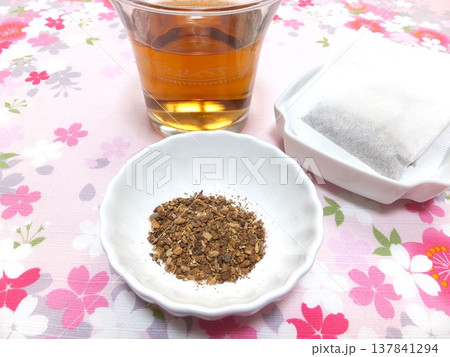 美味しい冷たい飲み物 麦茶 冷茶 美味しい冷たい飲み物 麦茶 冷茶 137841294