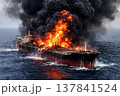 炎上する石油タンカー 137841524