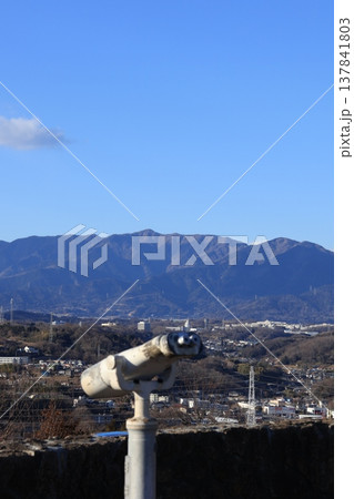 神奈川県は吾妻山公園展望台に設置されている観光用望遠鏡 137841803