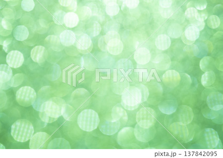 ライトグリーンキラキラ背景素材 137842095