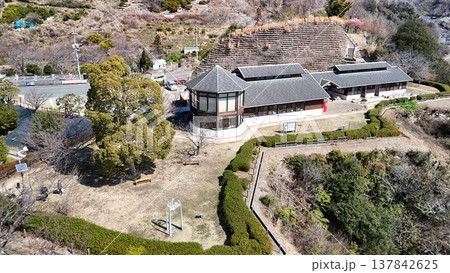 安芸灘とびしま海道【蒲刈大橋・であいの館】2026年3月撮影_ドローン空撮_HKKAMAB_No07 安芸灘とびしま海道【蒲刈大橋・であいの館】2026年3月撮影_ドローン空撮_HKKAMAB_No07 137842625